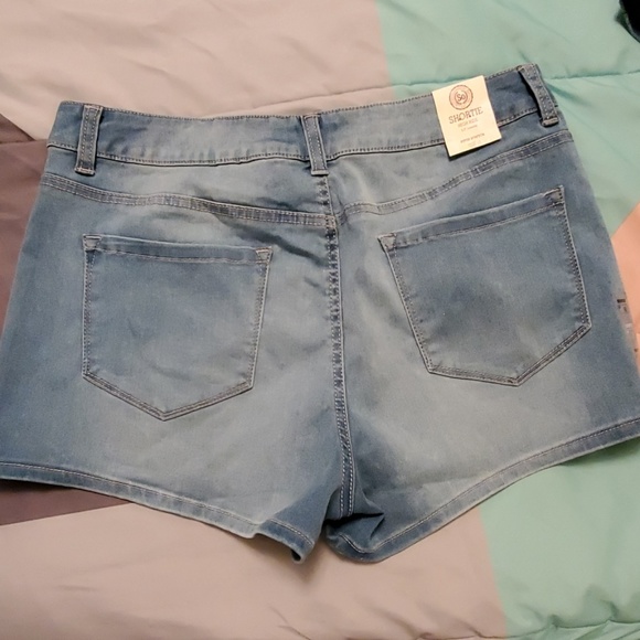 Jean shorts - Picture 4 of 4